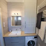 Master With Air Condition And Separated Rooftop Terrace 부다페스트