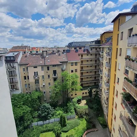 Master With Air Condition And Separated Rooftop Terrace Lägenhet *