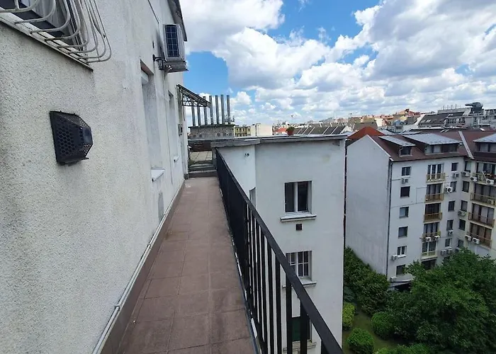 Master With Air Condition And Separated Rooftop Terrace *